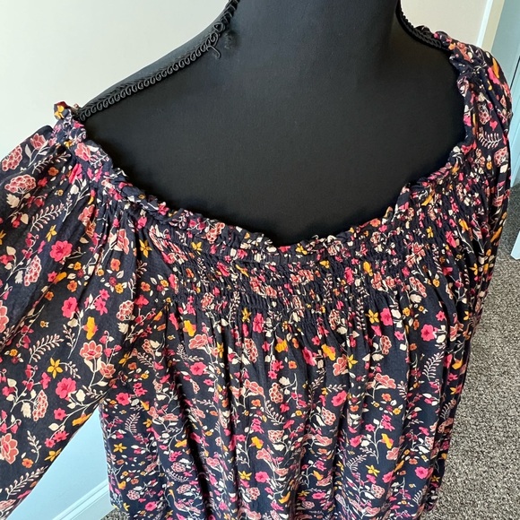 Coco & Jaimeson Blue Floral Peasant Boho Cottage Crochet Bell Blouse Size L - Picture 3 of 8